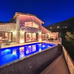 Luxury And Cosy Вілла *