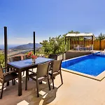 Вілла Luxury And Cosy *