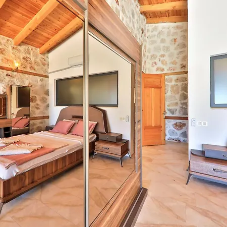 Luxury And Cosy Villa