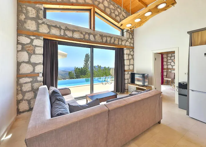 Luxury And Cosy Villa